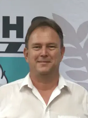 Mnr. G. Joubert (Tesourier)